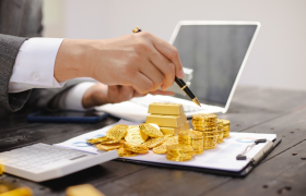 Gold stark gefragt, Olpreise unter Druck